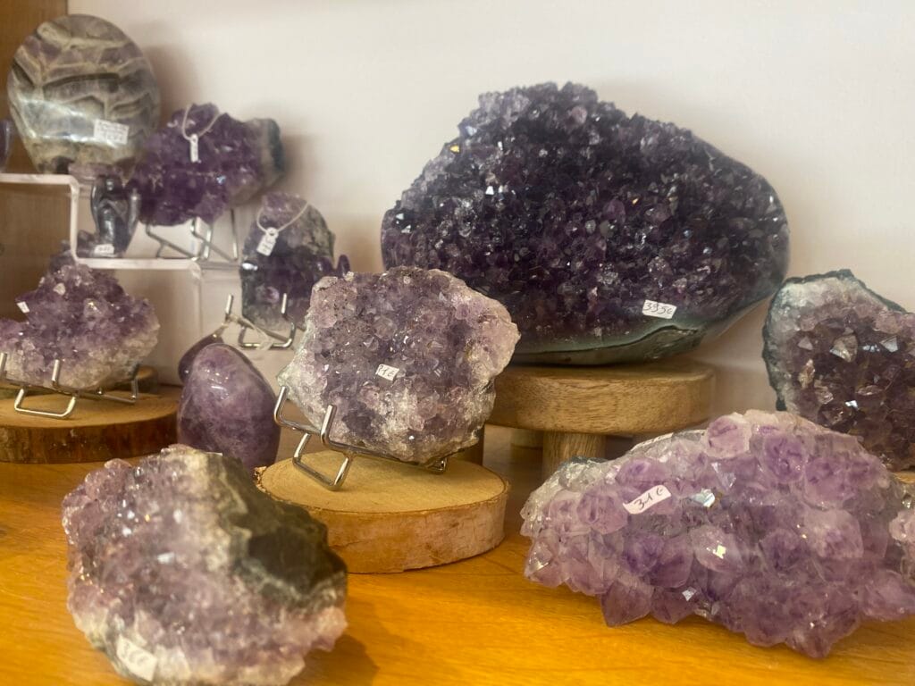 Au Royaume des Cristaux, bijoux cristaux et minéraux, du bien-être par la lithothérapie à Falaise