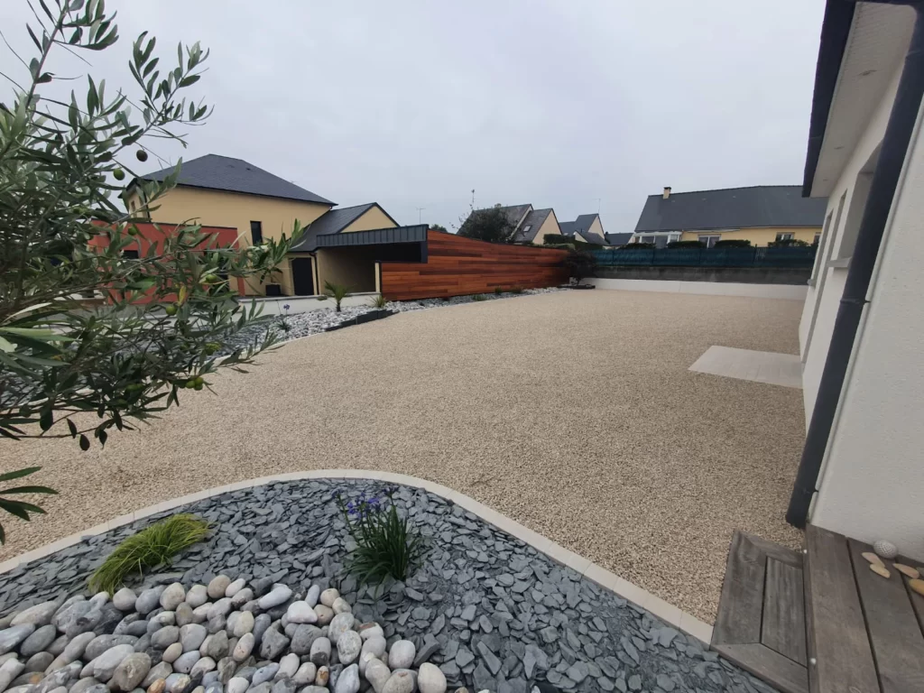 Daniel Moquet Flers agence Tinchebray, le spécialiste de l'aménagement de vos cours, terrasses et allées.