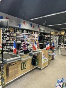 Carrefour Express à Ecouché les Vallées, supérette de proximité à 10mn d'Argentan, livraison à domicile Deliveroo. Point livraison Mondial Relay