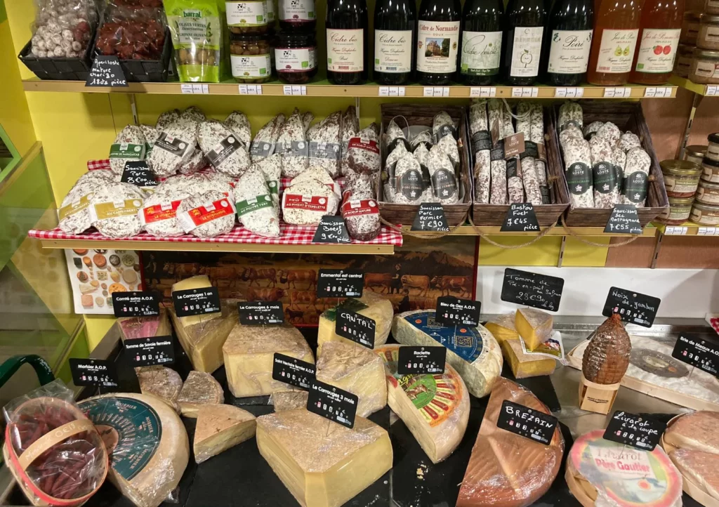 Chez Mélanie à Écouché-les-Vallées, votre primeur crèmerie épicerie fromagerie