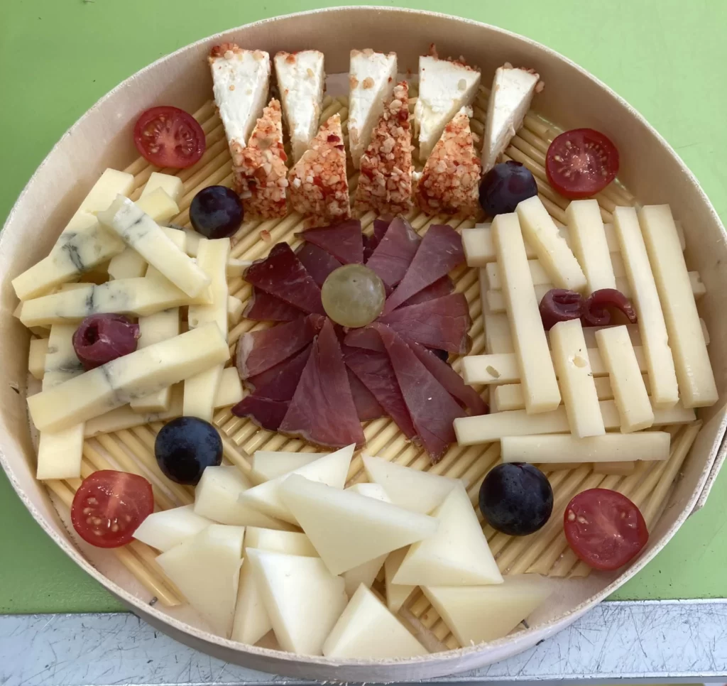 Chez Mélanie à Écouché-les-Vallées, votre primeur crèmerie épicerie fromagerie