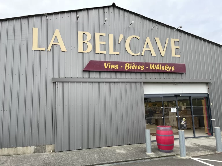 La Bel'Cave à Vire Normandie c'est le caviste spécialiste des vins, bières et spiritueux