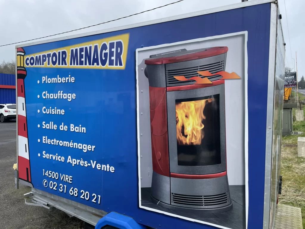 Poêle à bois moderne installé dans une maison à Vire