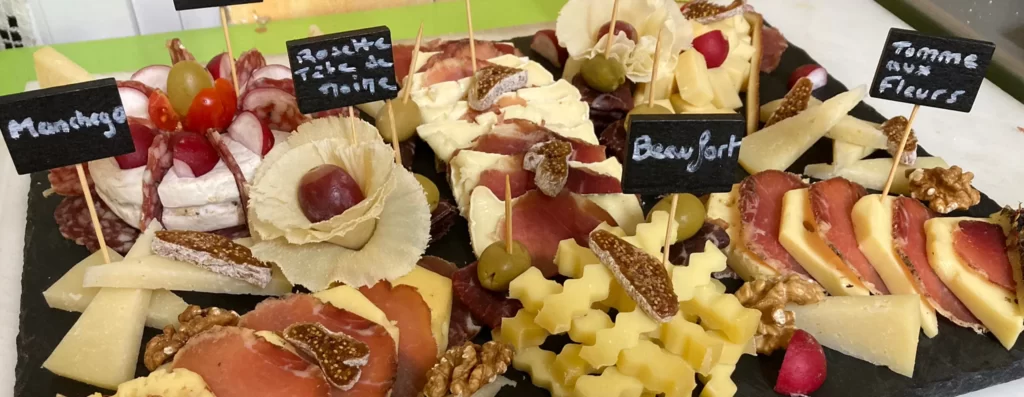 Plateaux apéritifs sur mesure à l'épicerie Chez Mélanie à Écouché les Vallées