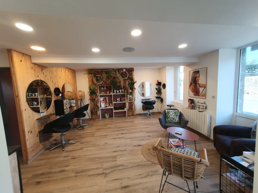 Nad Coiff: Votre Salon de Coiffure à La Lande Patry pour une Coloration Respectueuse