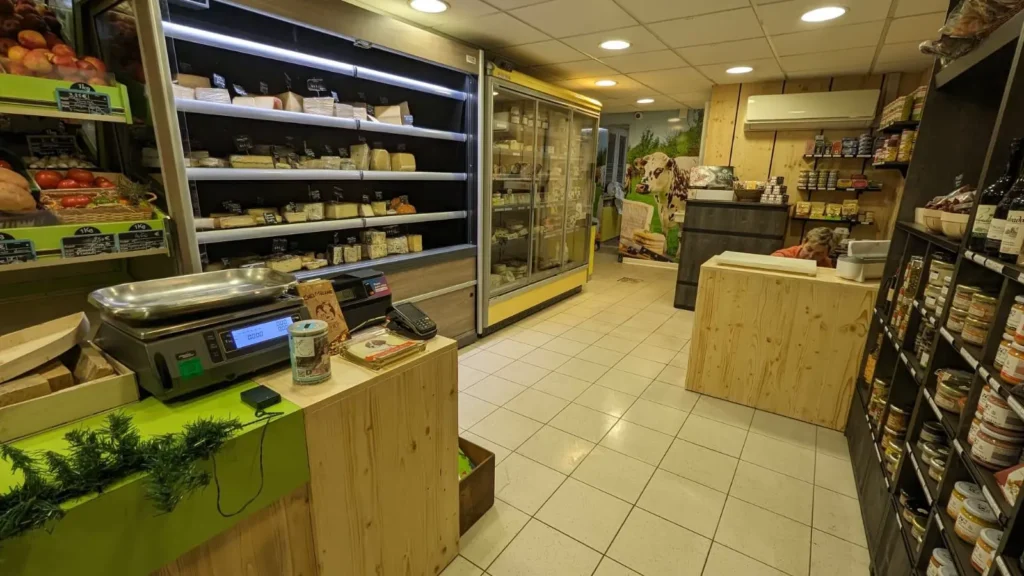 Découvrez la sélection artisanale de fromages frais chez Mélanie, à Écouché les Vallées