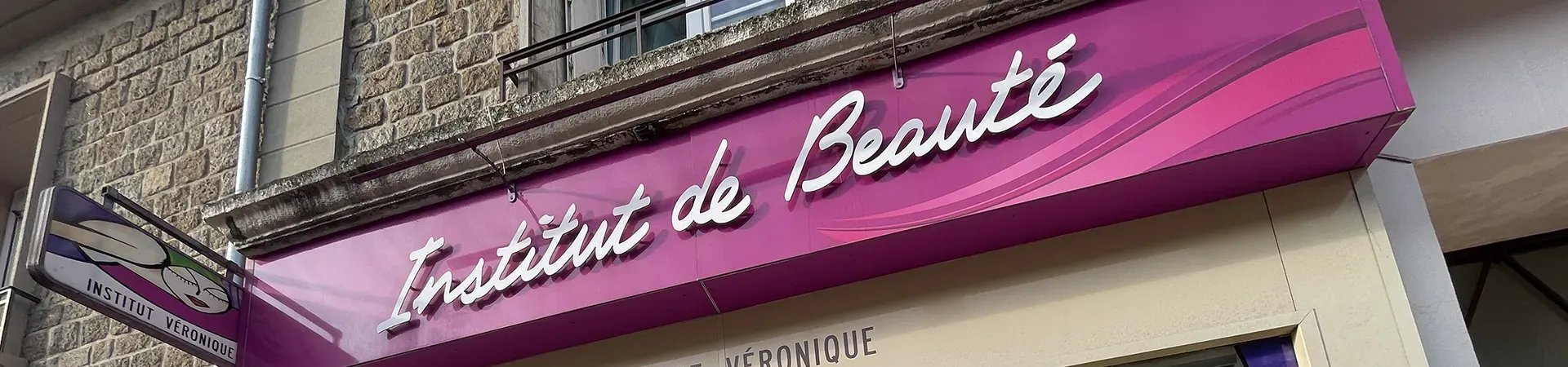À Flers votre esthéticienne de l'institut de beauté Véronique propose ses services d'épilation définitive