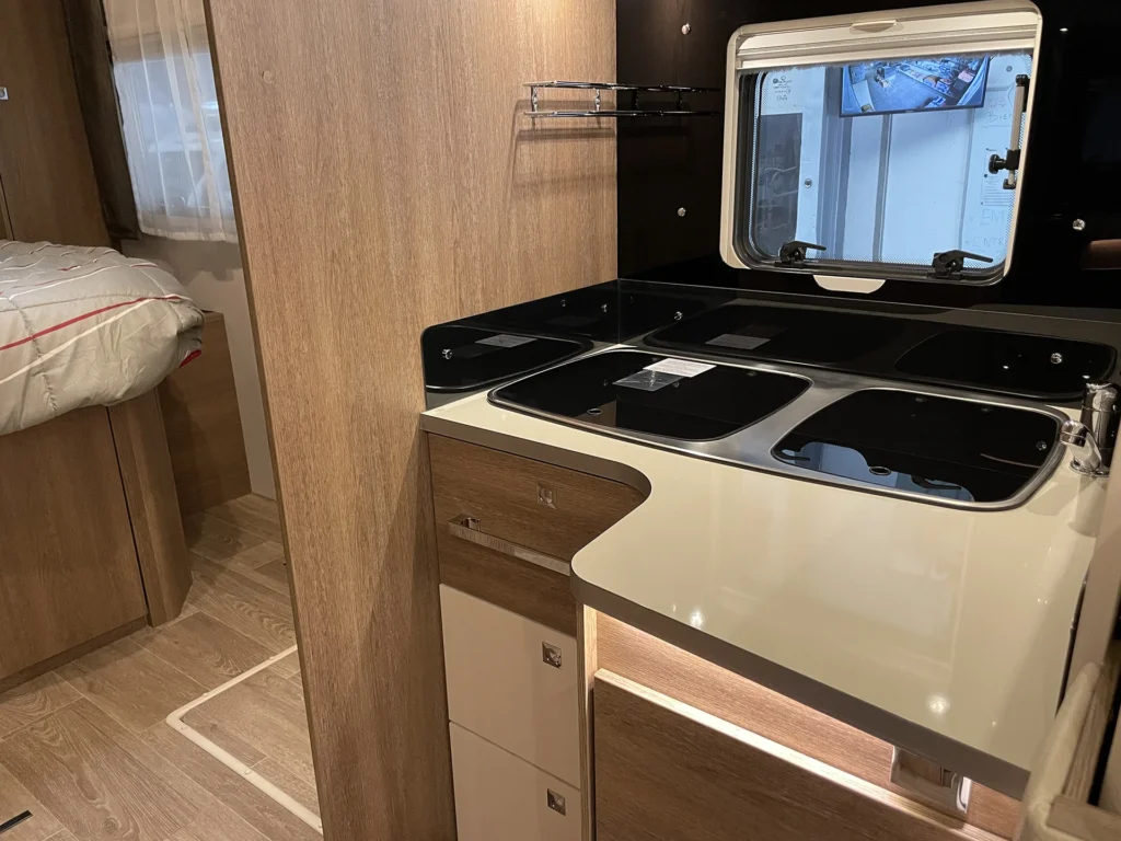 XB Loisirs à Vire : aménagement de camping-cars sur mesure