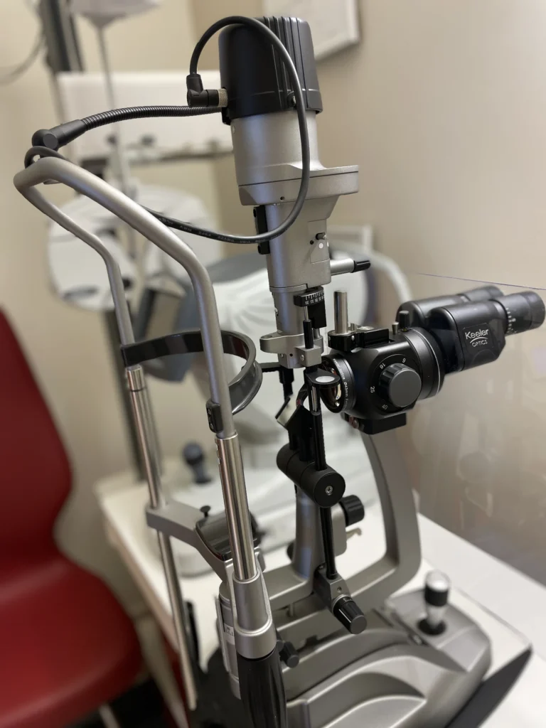 Test de la vue rapide et précis chez Générale d'Optique, opticien à Vire