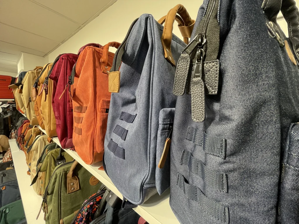 La marque Cabaia à Vire Normandie est chez votre maroquinier Newbag !