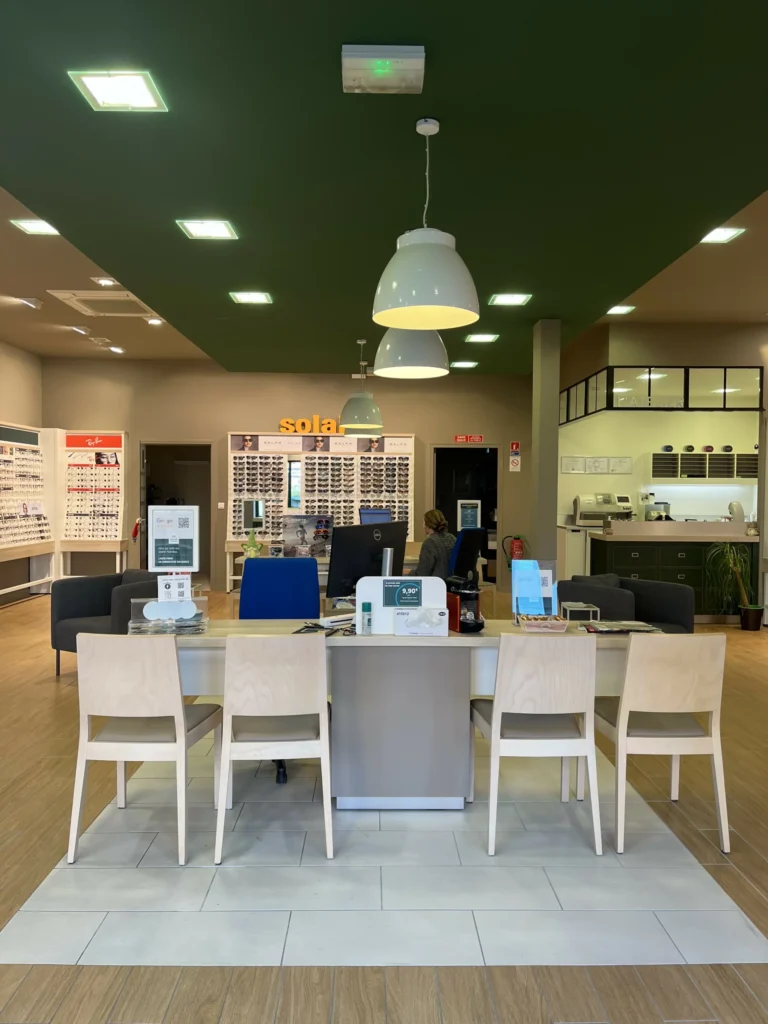 Large choix de lunettes chez Générale d'Optique Vire