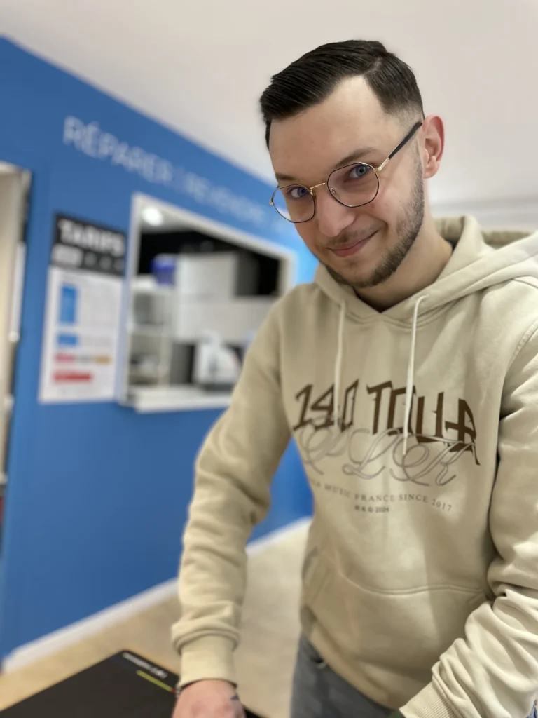 Réparation écran téléphone à Flers Mediaclinic