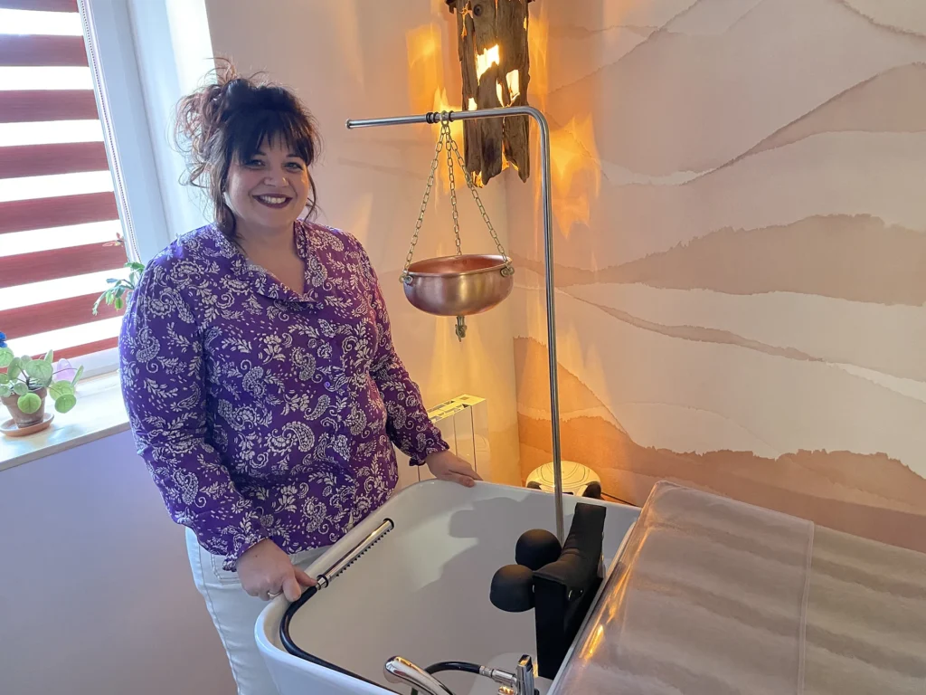 Soin Head Spa – Rituel bien-être du cuir chevelu chez Nad Coiff