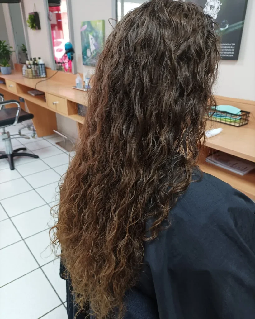 Salon de coiffure art et couleurs à Falaise