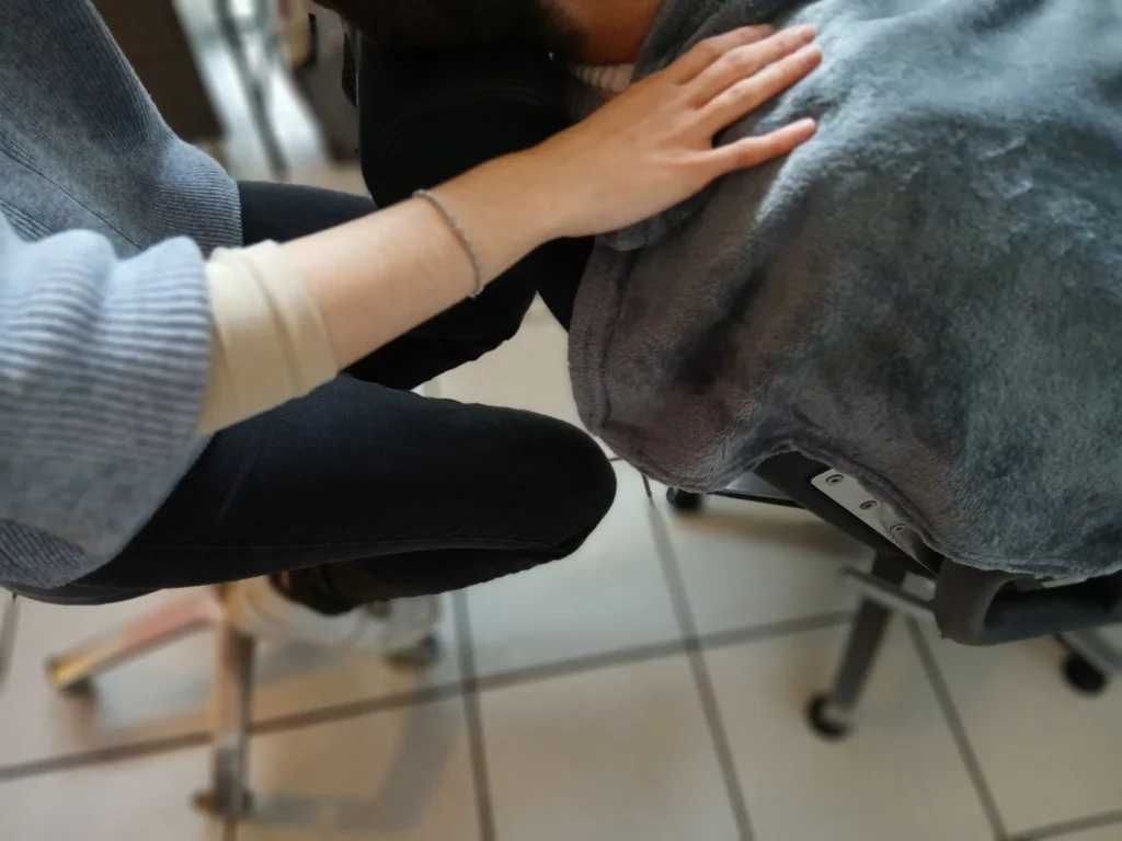 Massage Shiatsu au salon de coiffure Art et Couleurs à Falaise