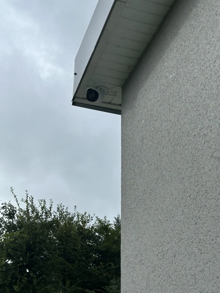 Installation caméra vidéosurveillance extérieure Dim Dépann Vire
